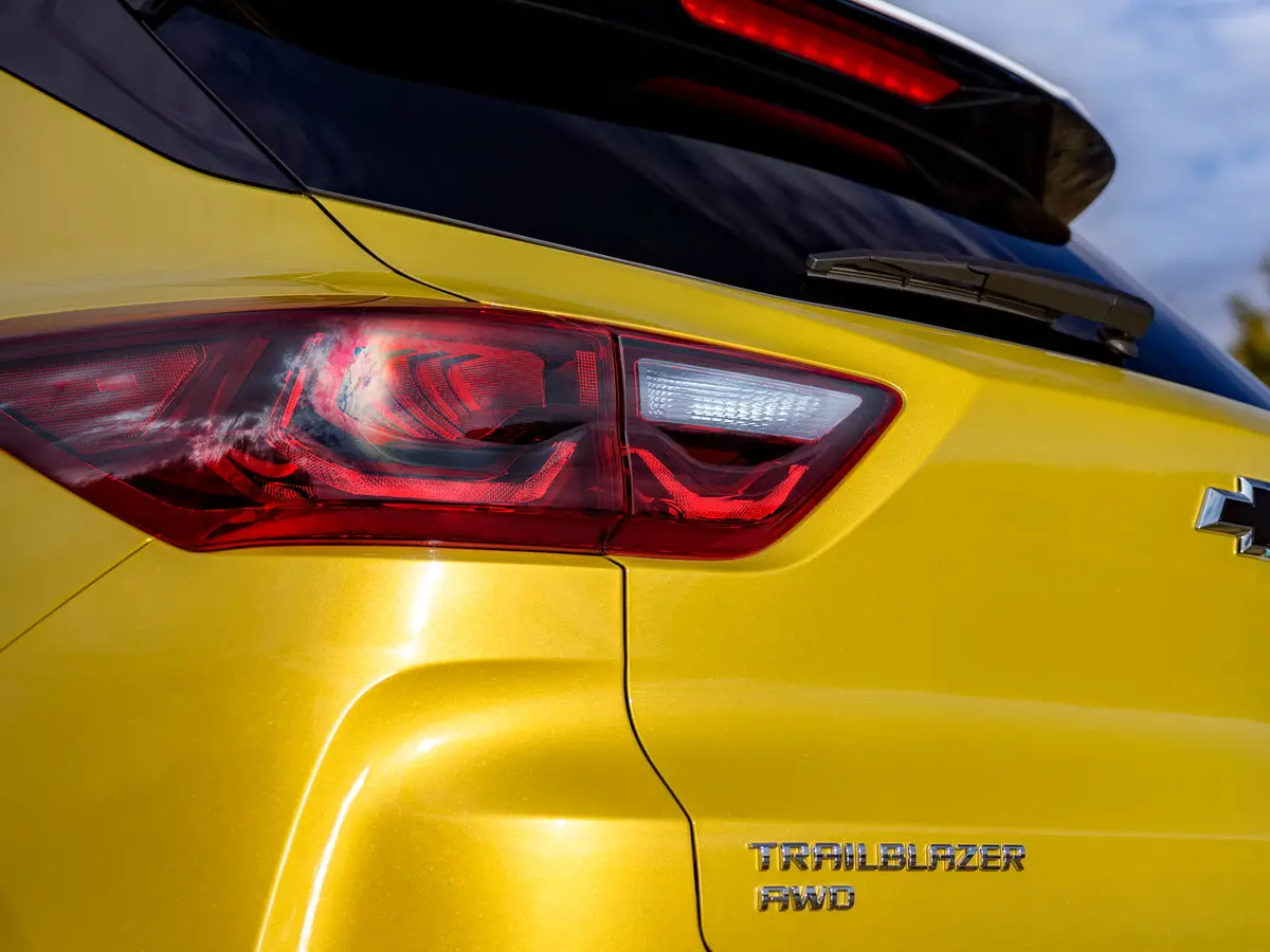 Chevrolet TrailBlazer III Рестайлинг Внедорожник 5 дв. — 照片 11