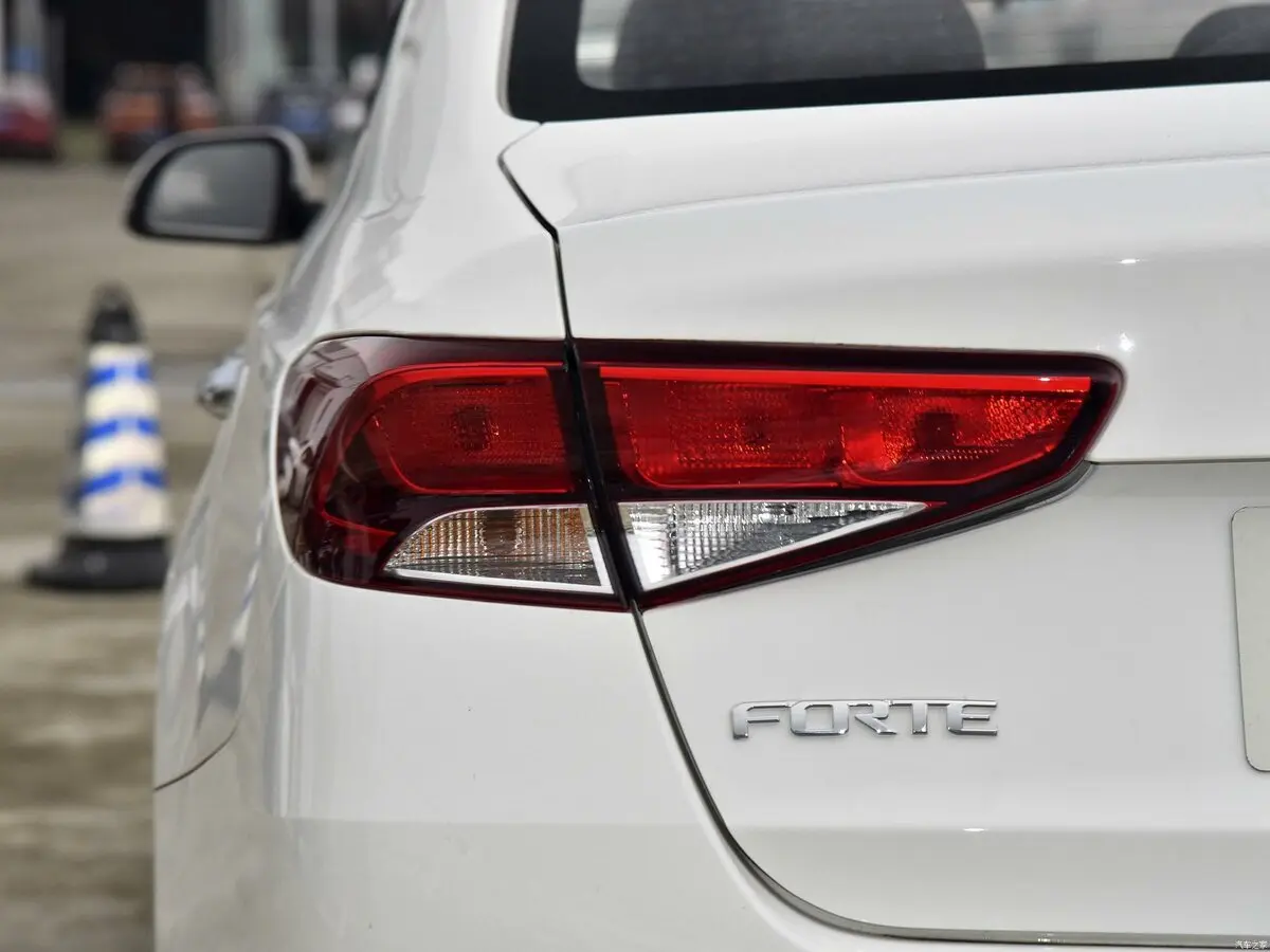 Kia Forte (China Market) I Седан — сүрөт 15