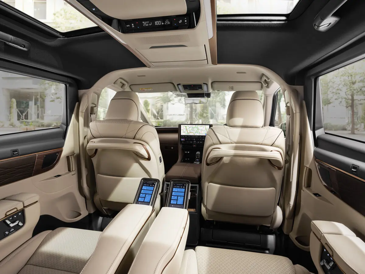 Toyota Alphard IV Минивэн — фото 7