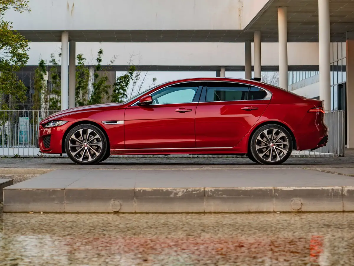 Jaguar XE I Рестайлинг Седан L — сүрөт 2