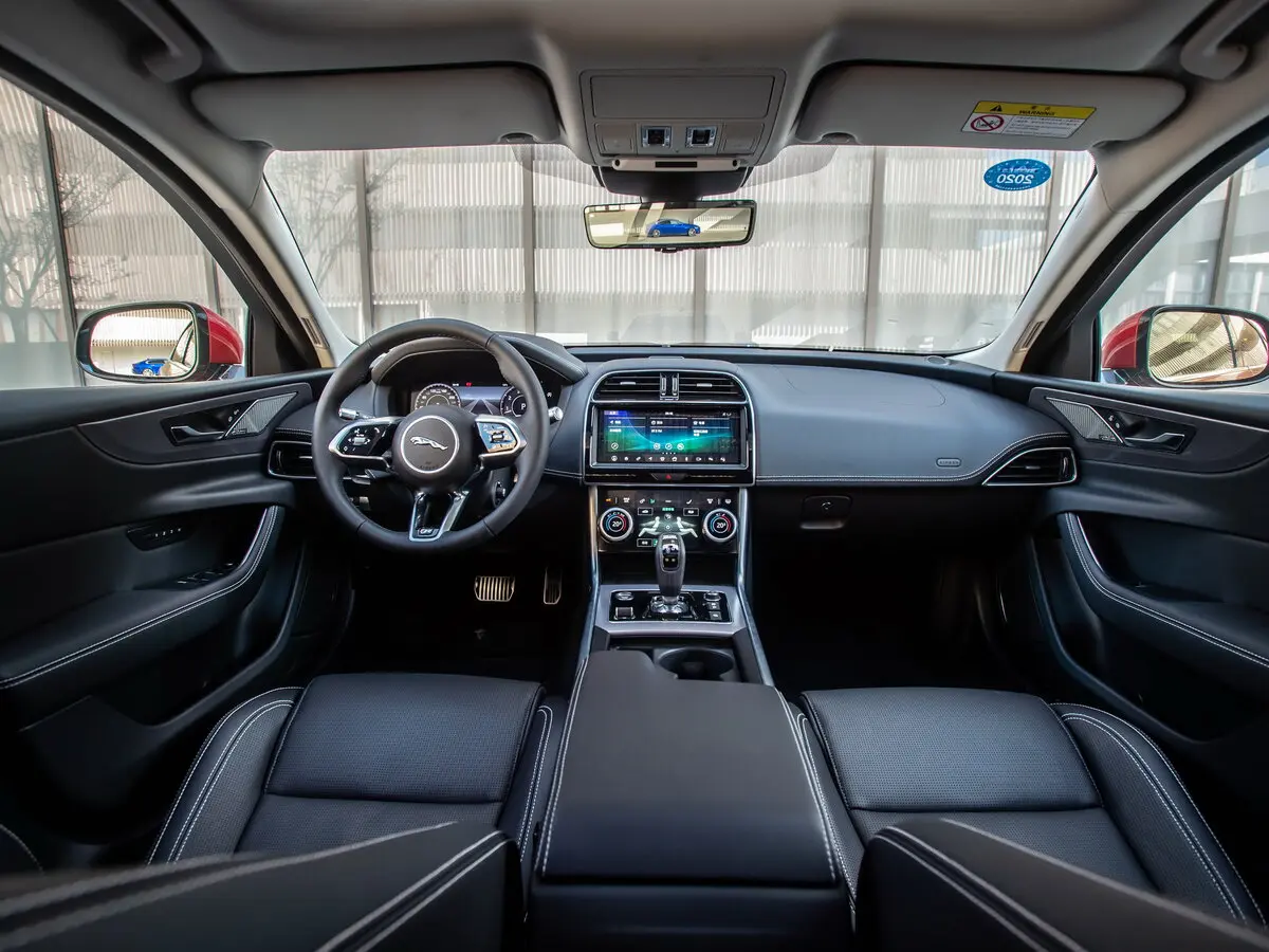Jaguar XE I Рестайлинг Седан L — сүрөт 6