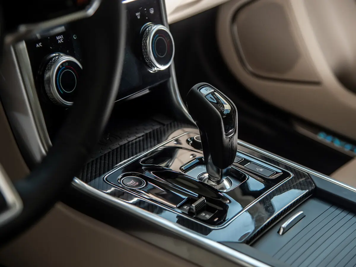 Jaguar XE I Рестайлинг Седан L — сүрөт 9