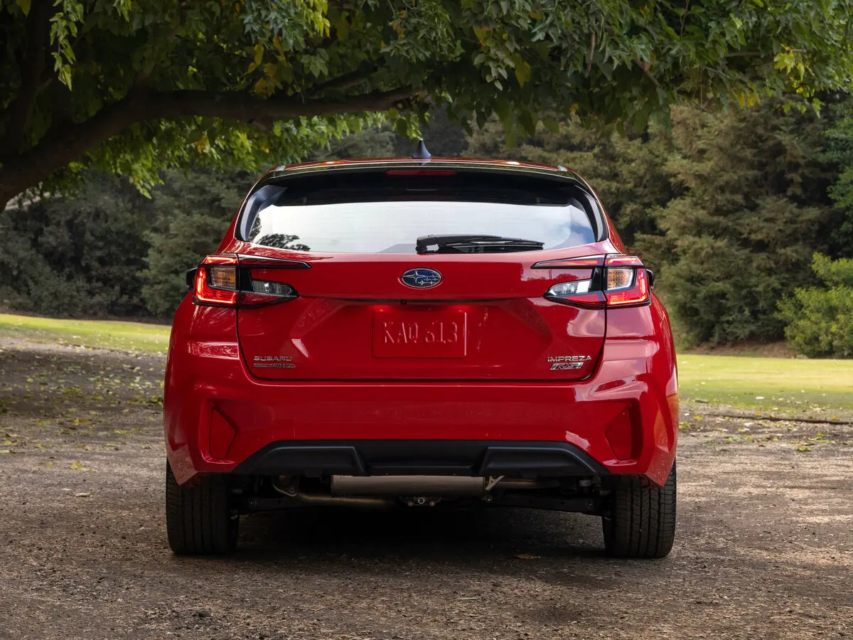 Subaru Impreza VI Хэтчбек 5 дв. — фото 4