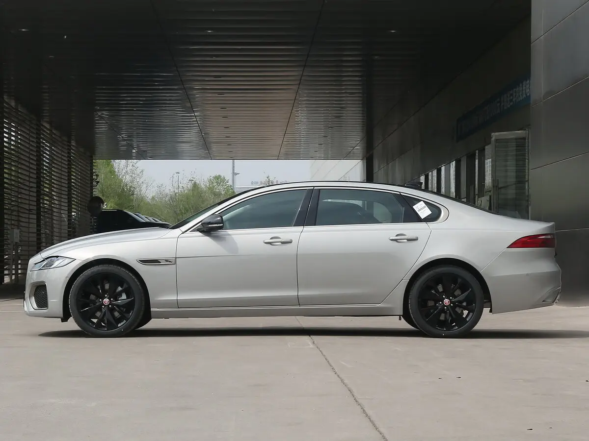 Jaguar XF II Рестайлинг Седан L — сүрөт 2