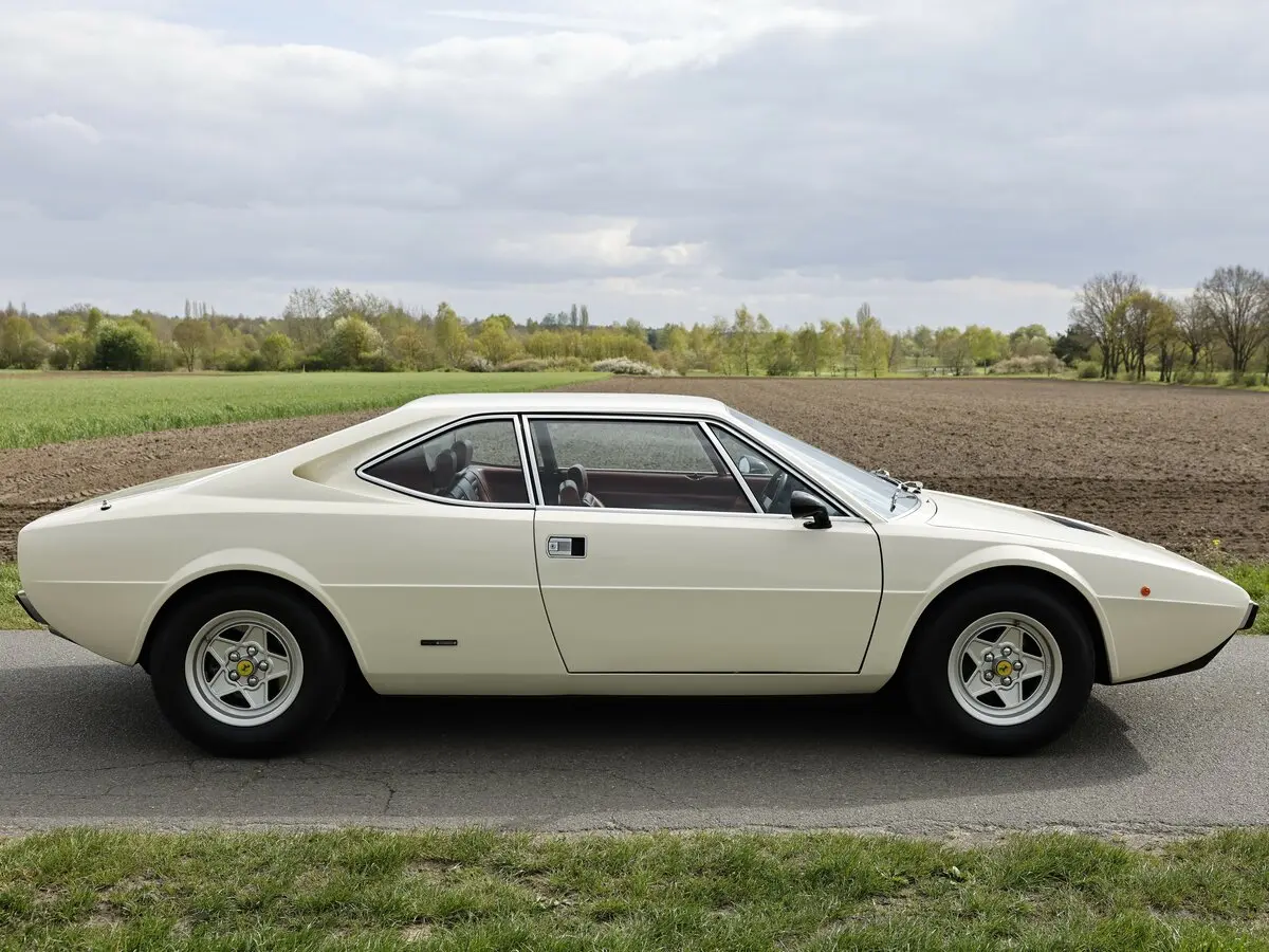 Ferrari Dino 208/308 GT4 1973 – 1978 Купе — сүрөт 2