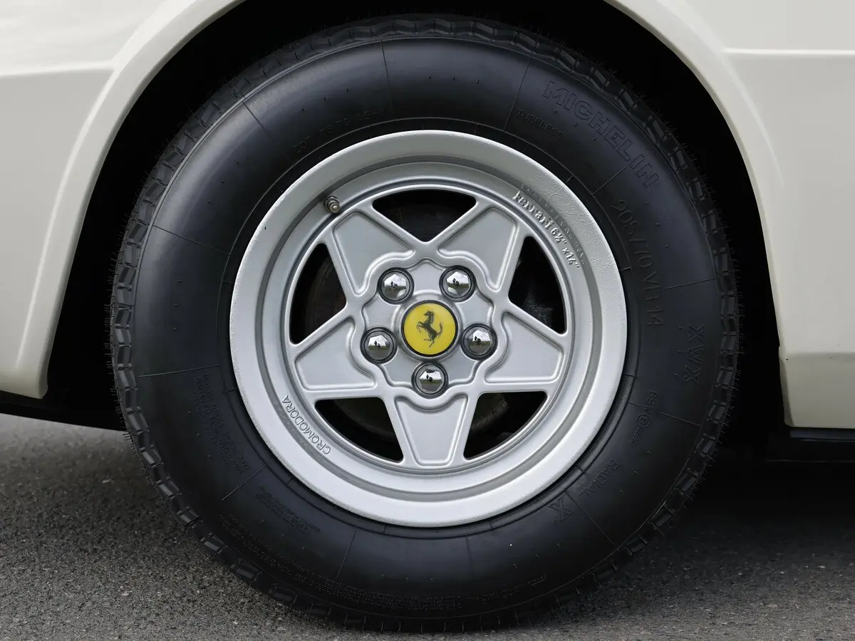 Ferrari Dino 208/308 GT4 1973 – 1978 Купе — сүрөт 16