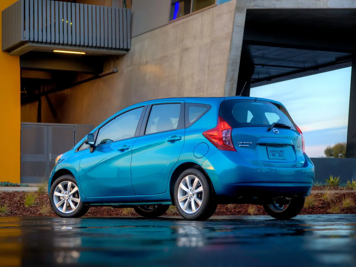 Nissan Versa Note I Хэтчбек 5 дв. — сүрөт 5