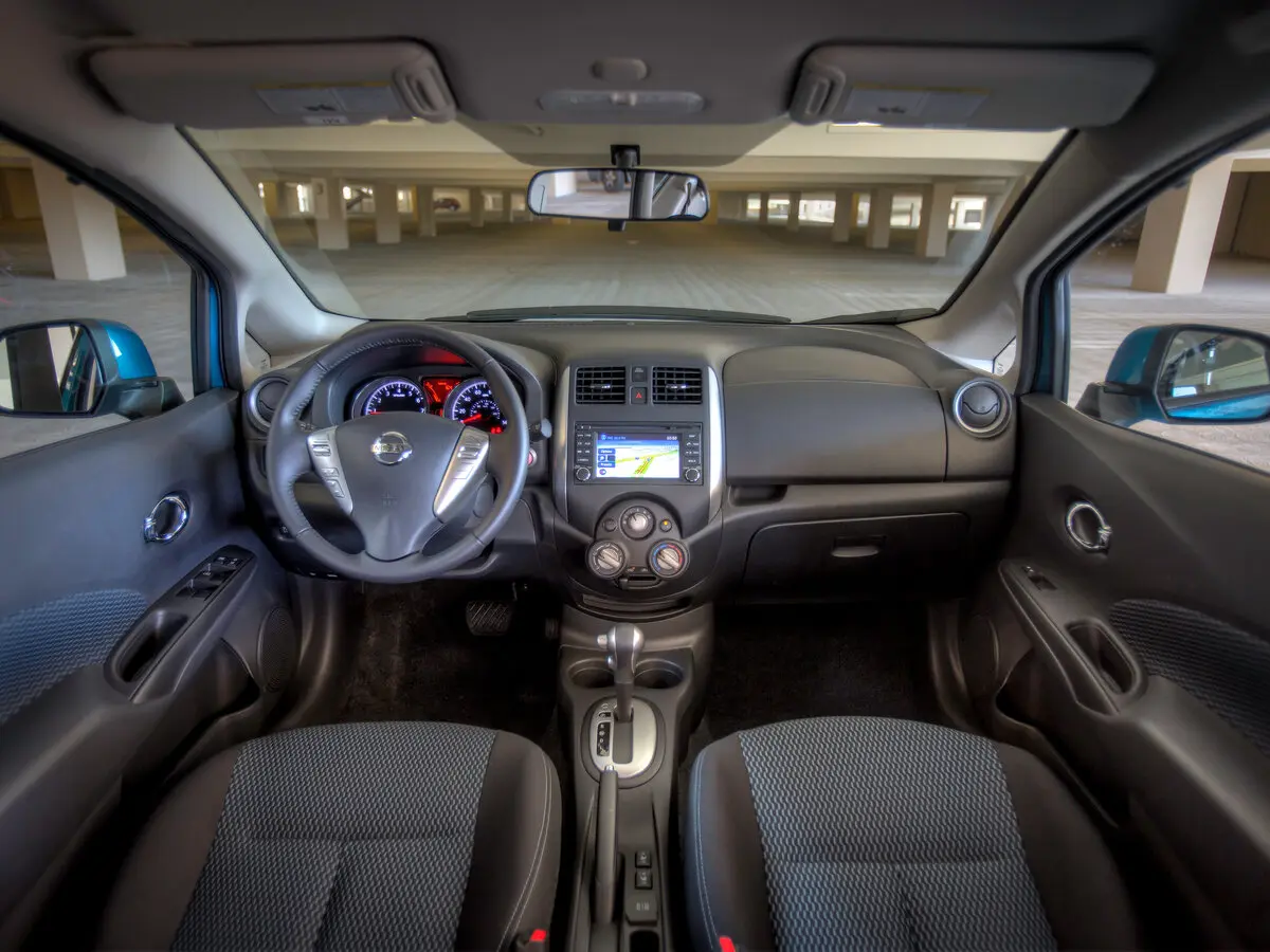 Nissan Versa Note I Хэтчбек 5 дв. — сүрөт 6