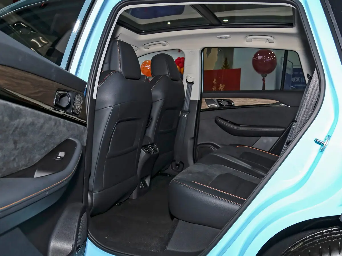 Skyworth EV6 2021 – н.в. Внедорожник 5 дв. — photo 11