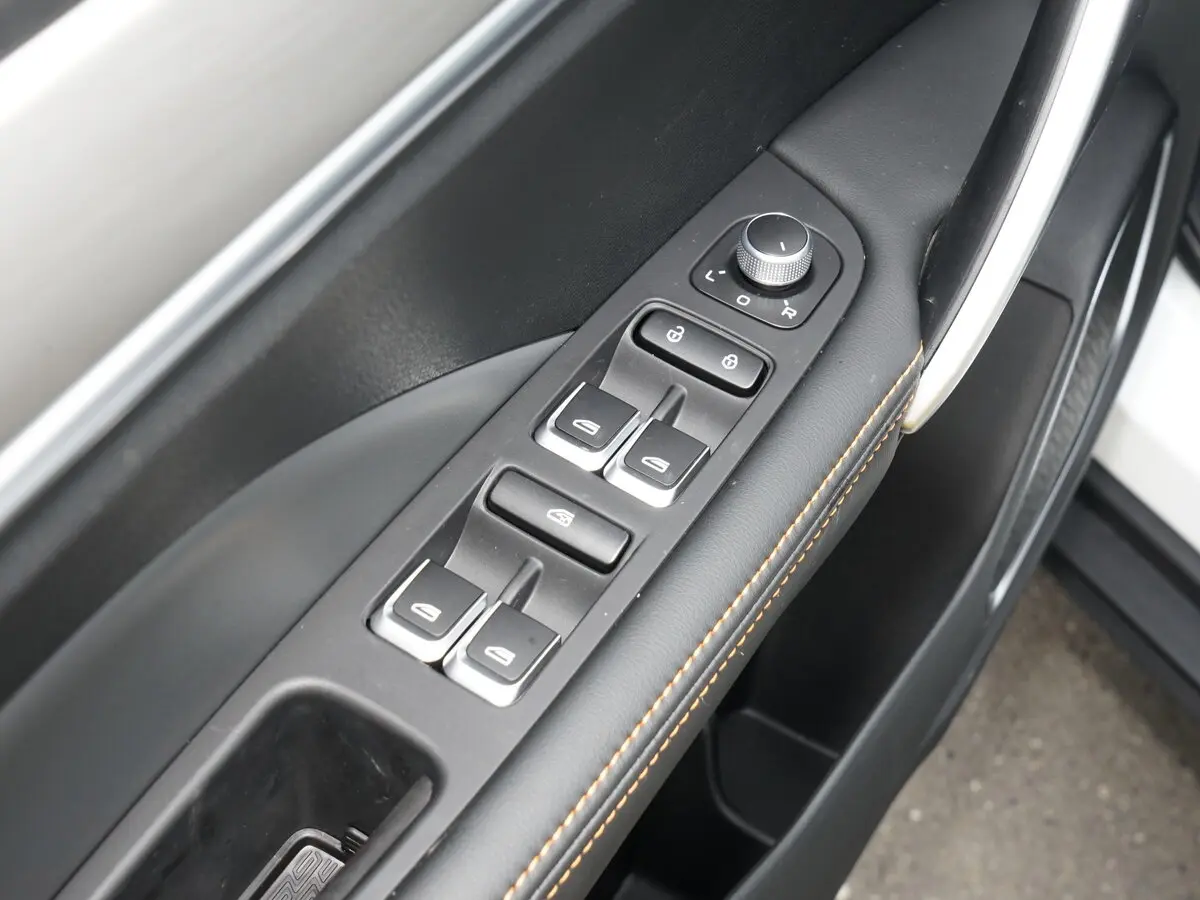 Geely Binyue I Рестайлинг 2 Внедорожник 5 дв. — сүрөт 11