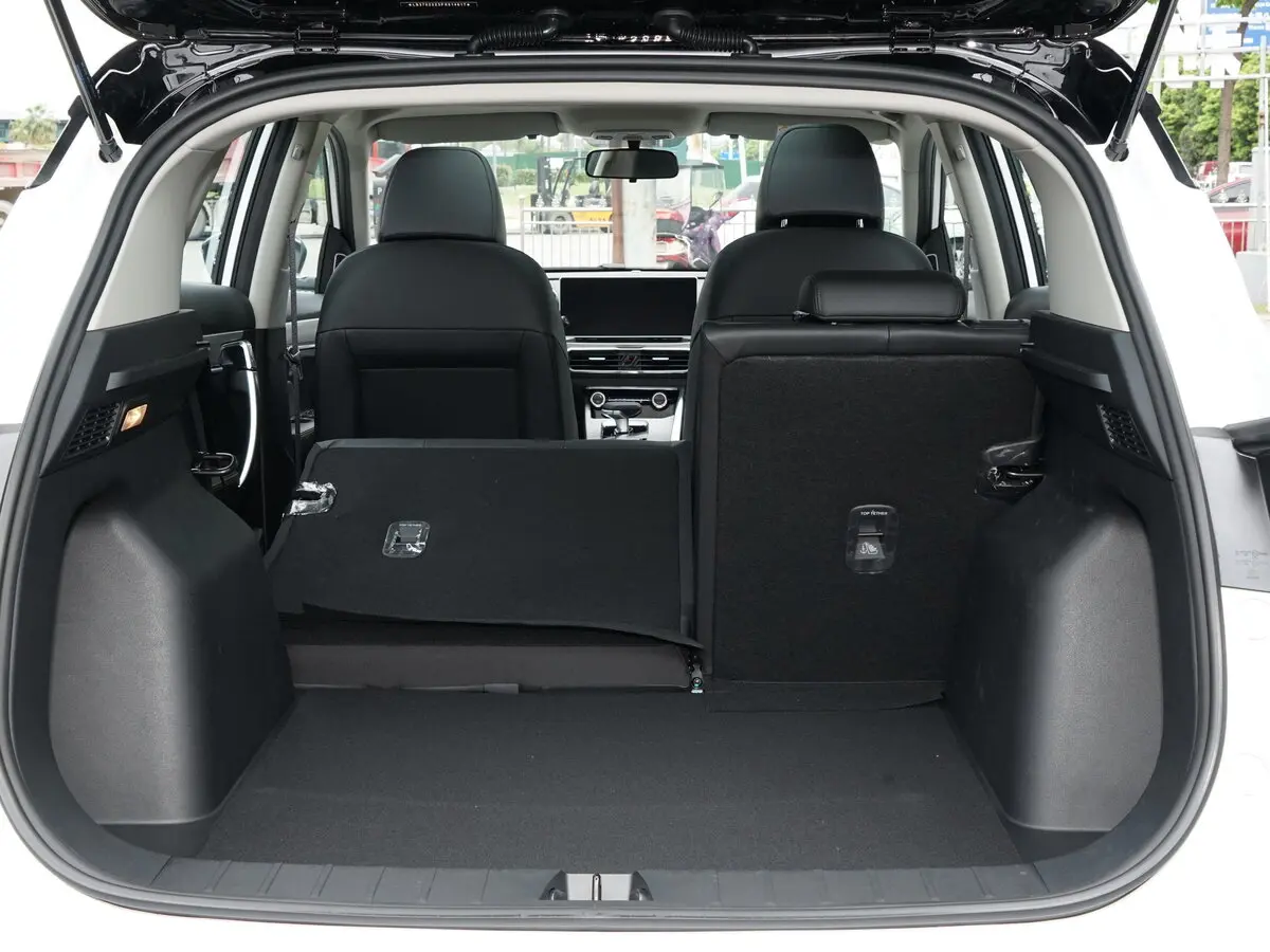 Geely Binyue I Рестайлинг 2 Внедорожник 5 дв. — сүрөт 13
