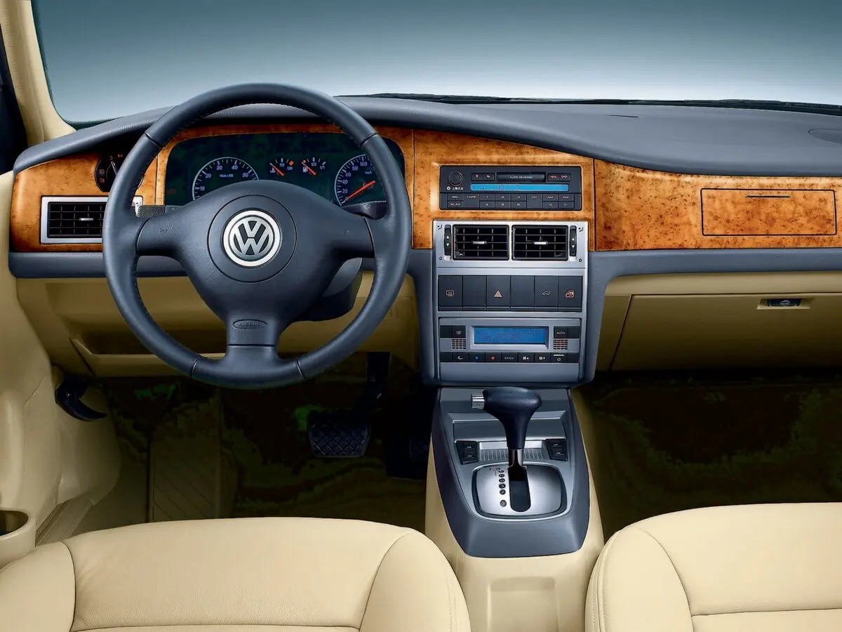 Volkswagen Santana II Рестайлинг 2 Седан — сүрөт 3