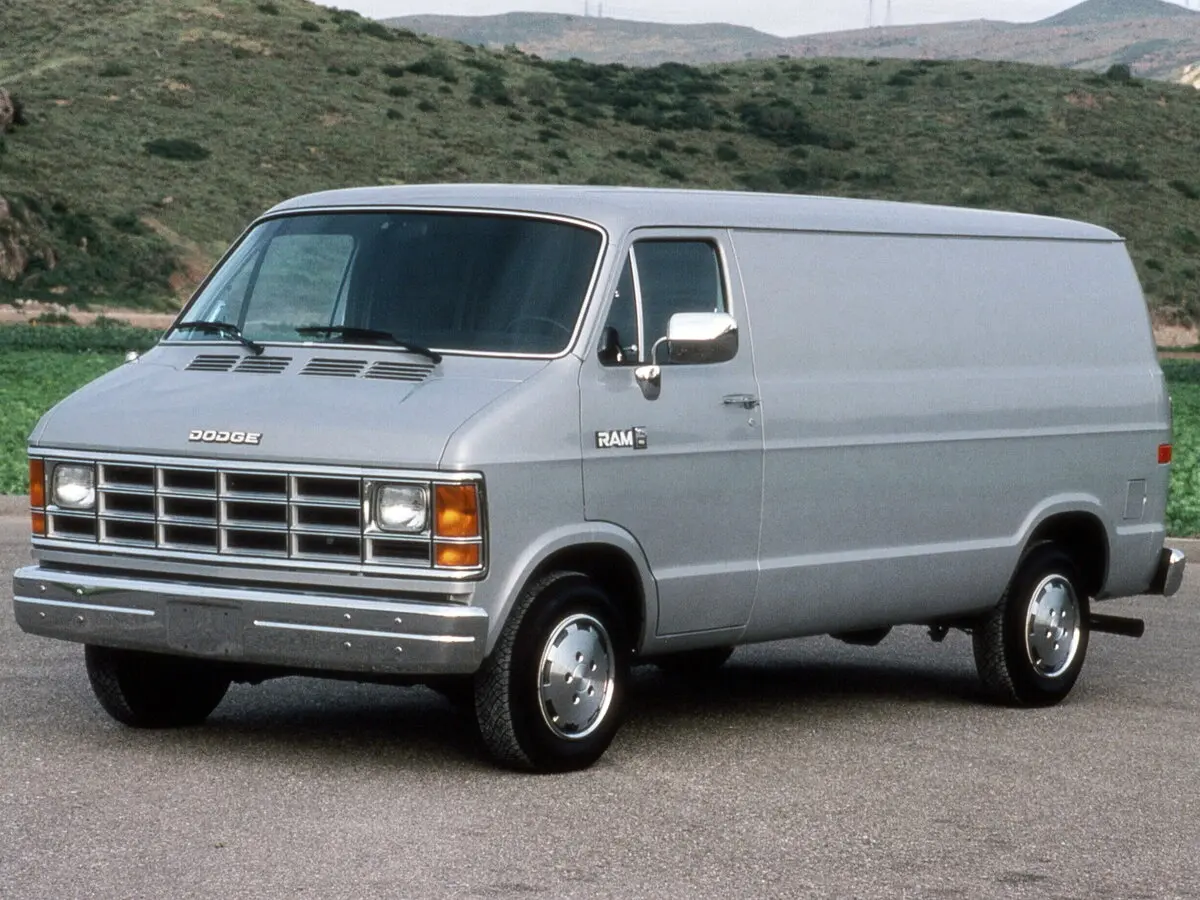 Dodge RAM Van II Фургон