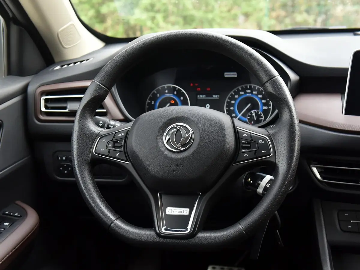 Dongfeng Fengon 560 I Внедорожник 5 дв. — сүрөт 10