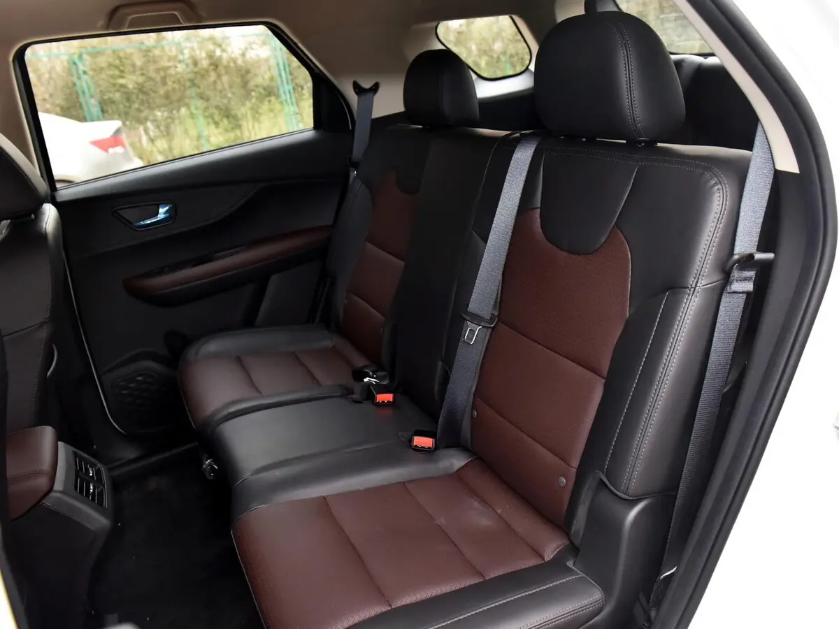 Dongfeng Fengon 560 I Внедорожник 5 дв. — сүрөт 11