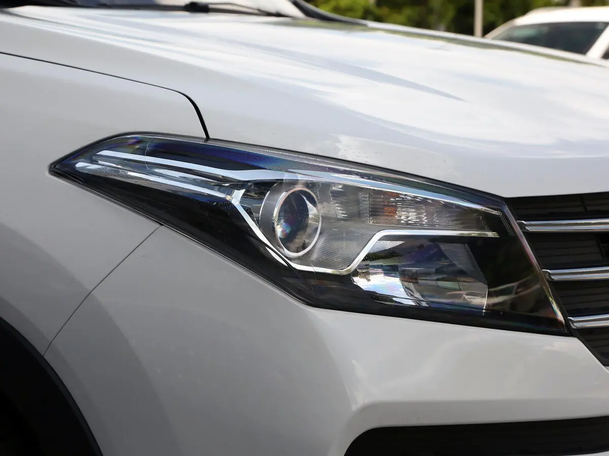 Dongfeng Fengon 560 I Внедорожник 5 дв. — сүрөт 16