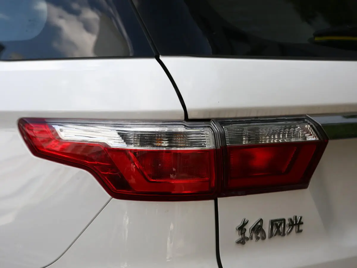 Dongfeng Fengon 560 I Внедорожник 5 дв. — сүрөт 17