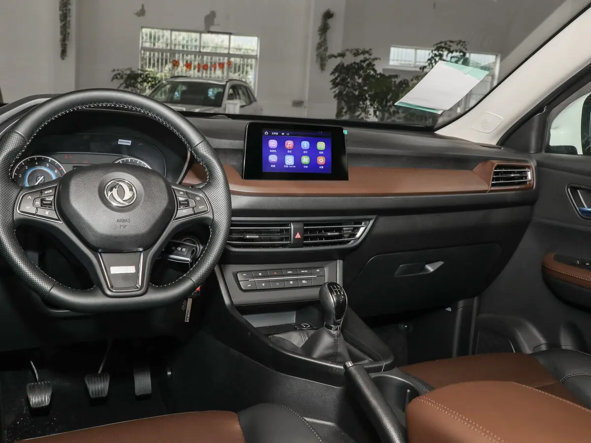 Dongfeng Fengon 560 I Рестайлинг Внедорожник 5 дв. — 照片 8