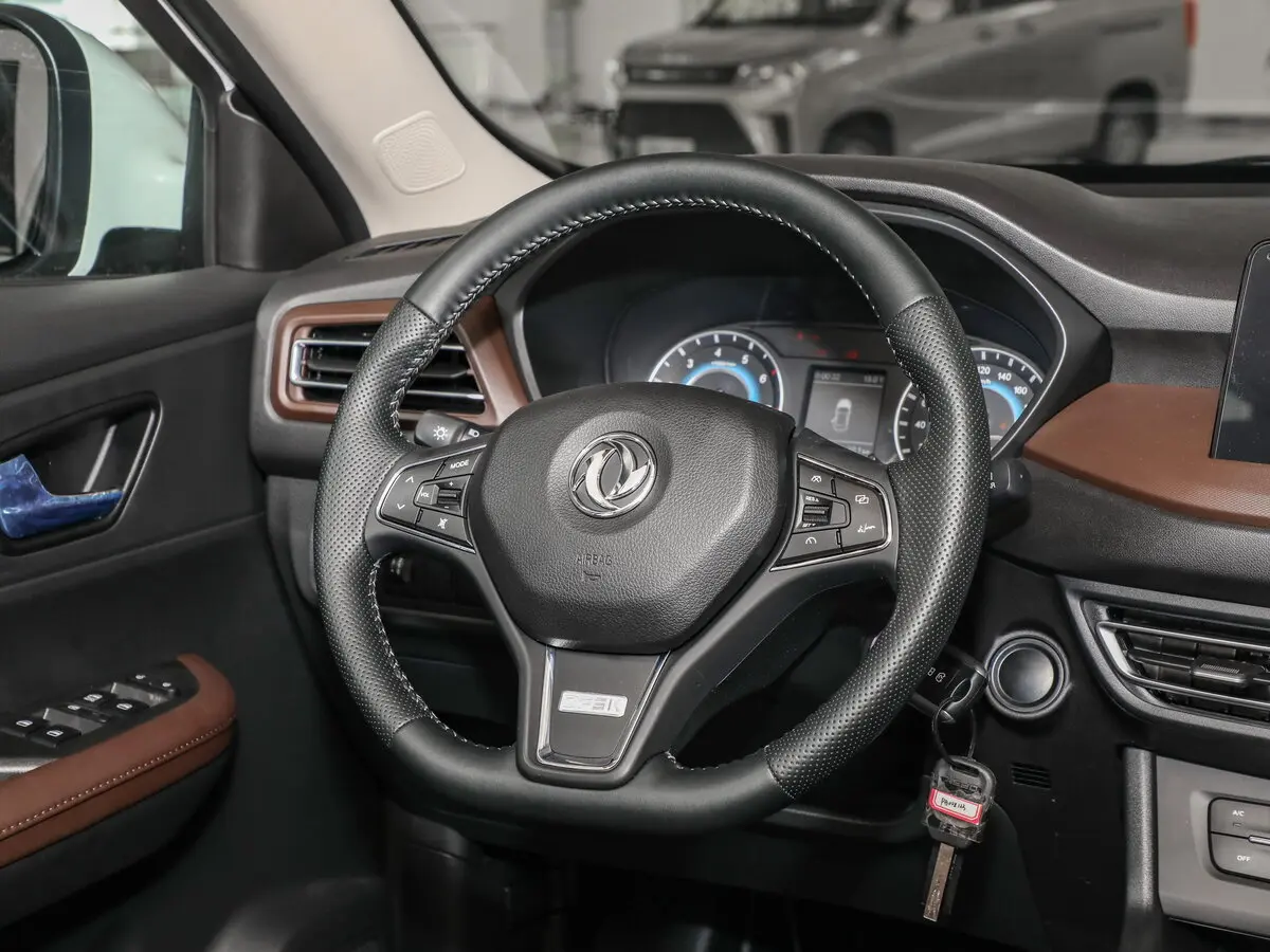 Dongfeng Fengon 560 I Рестайлинг Внедорожник 5 дв. — 照片 10