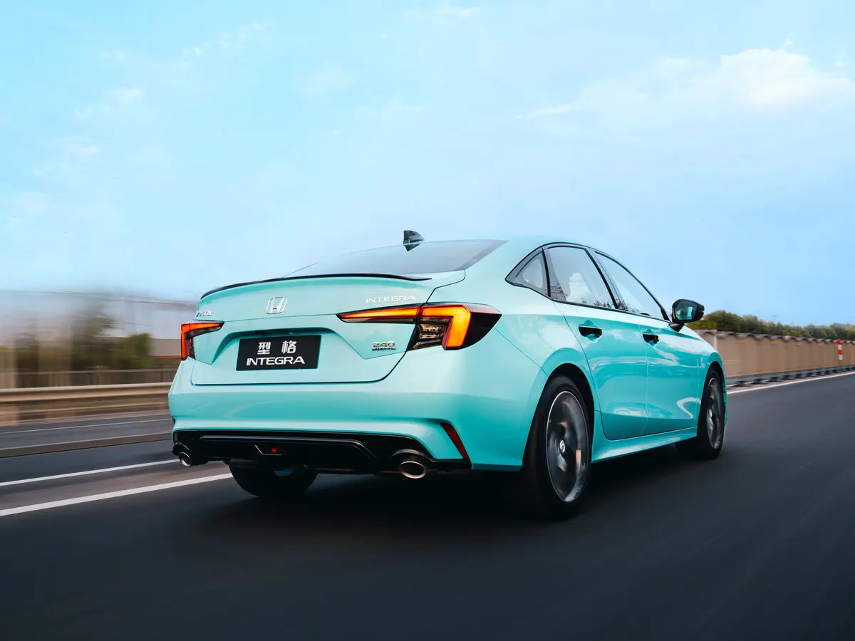 Honda Integra V Седан — 照片 2
