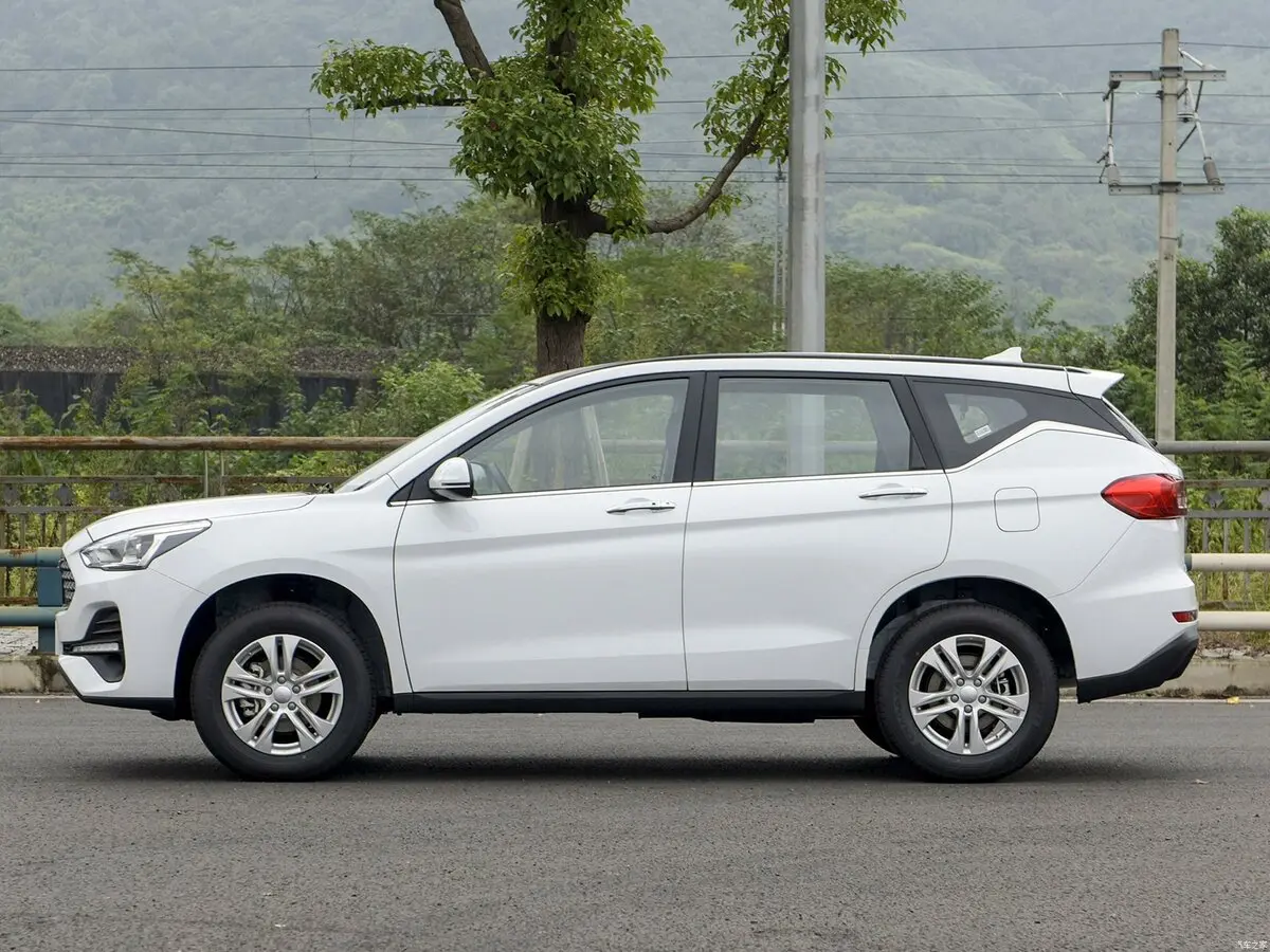 Haval M6 I Рестайлинг Внедорожник 5 дв. — сүрөт 2