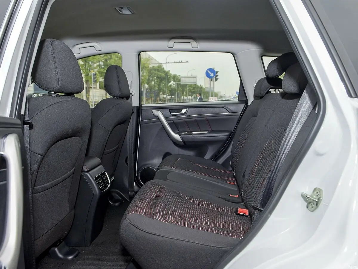 Haval M6 I Рестайлинг Внедорожник 5 дв. — сүрөт 11