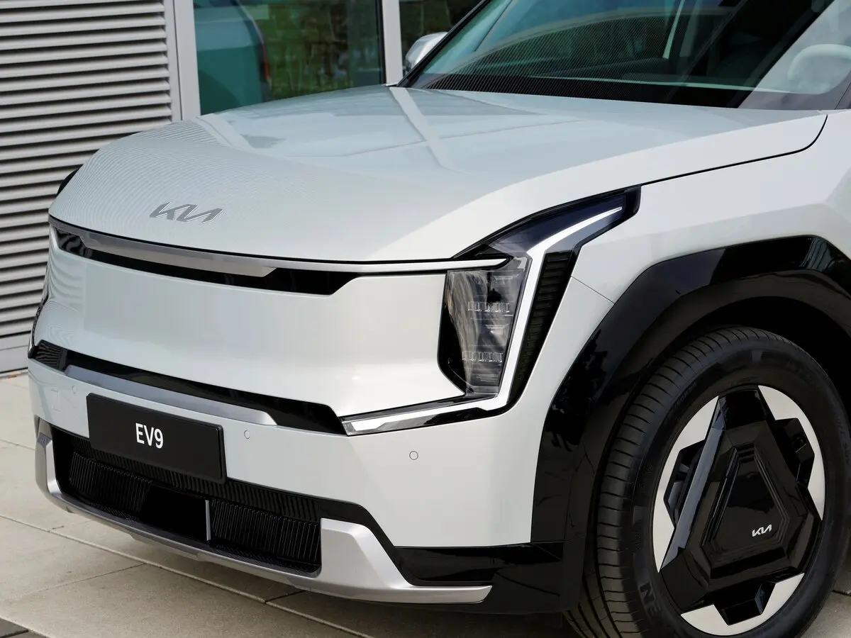 Kia EV9 2023 – н.в. Внедорожник 5 дв. — photo 15