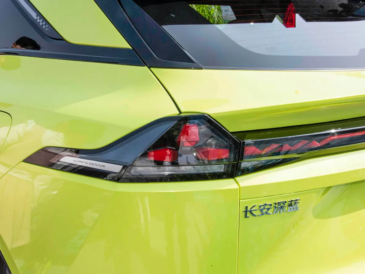 Changan Deepal S07 I Внедорожник 5 дв. — 照片 18