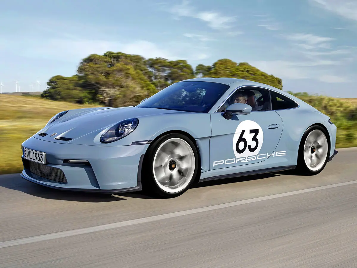 Porsche 911 S/T 2023 – н.в.