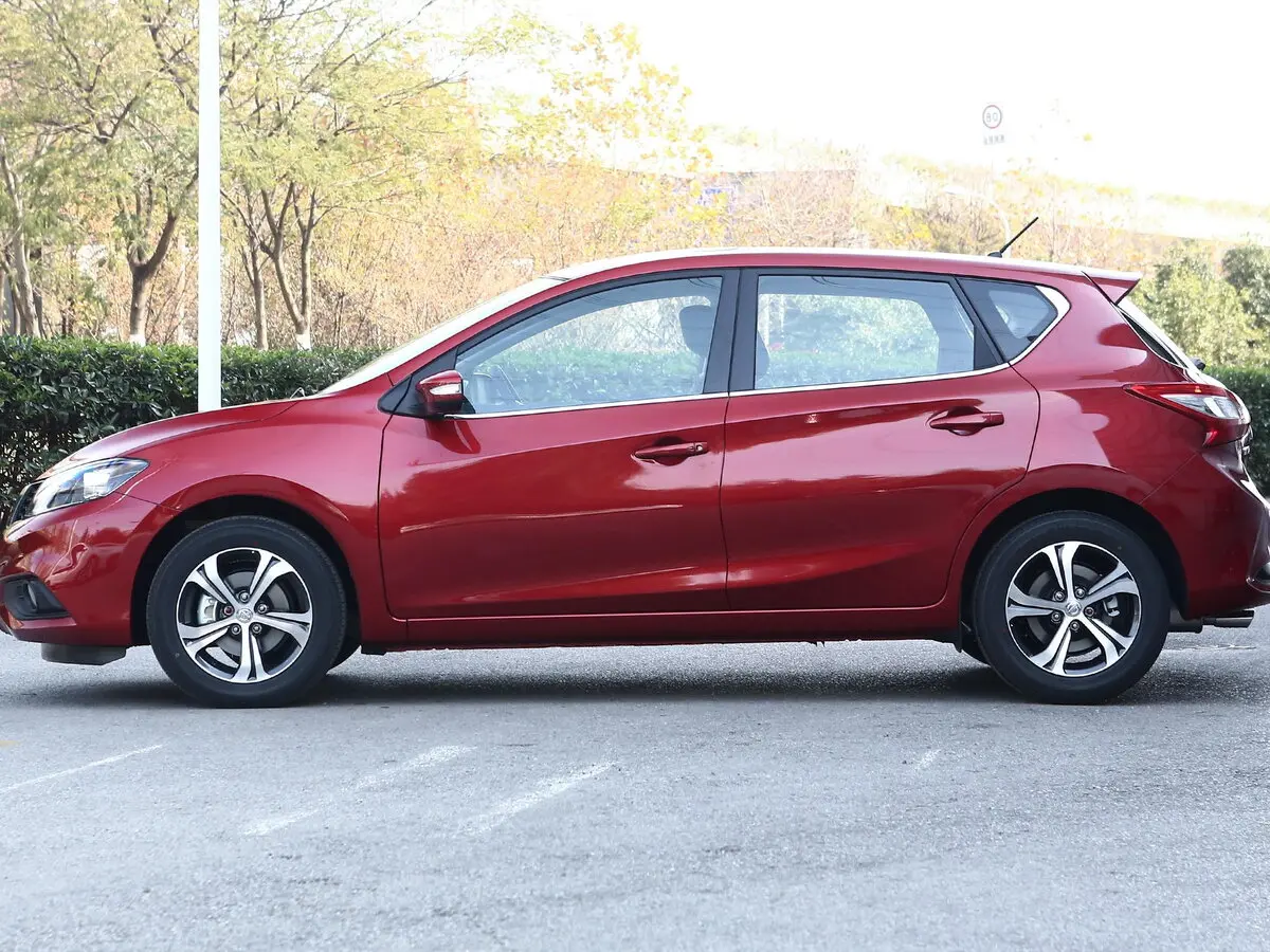 Nissan Tiida II (China Market) Хэтчбек 5 дв. — сүрөт 2