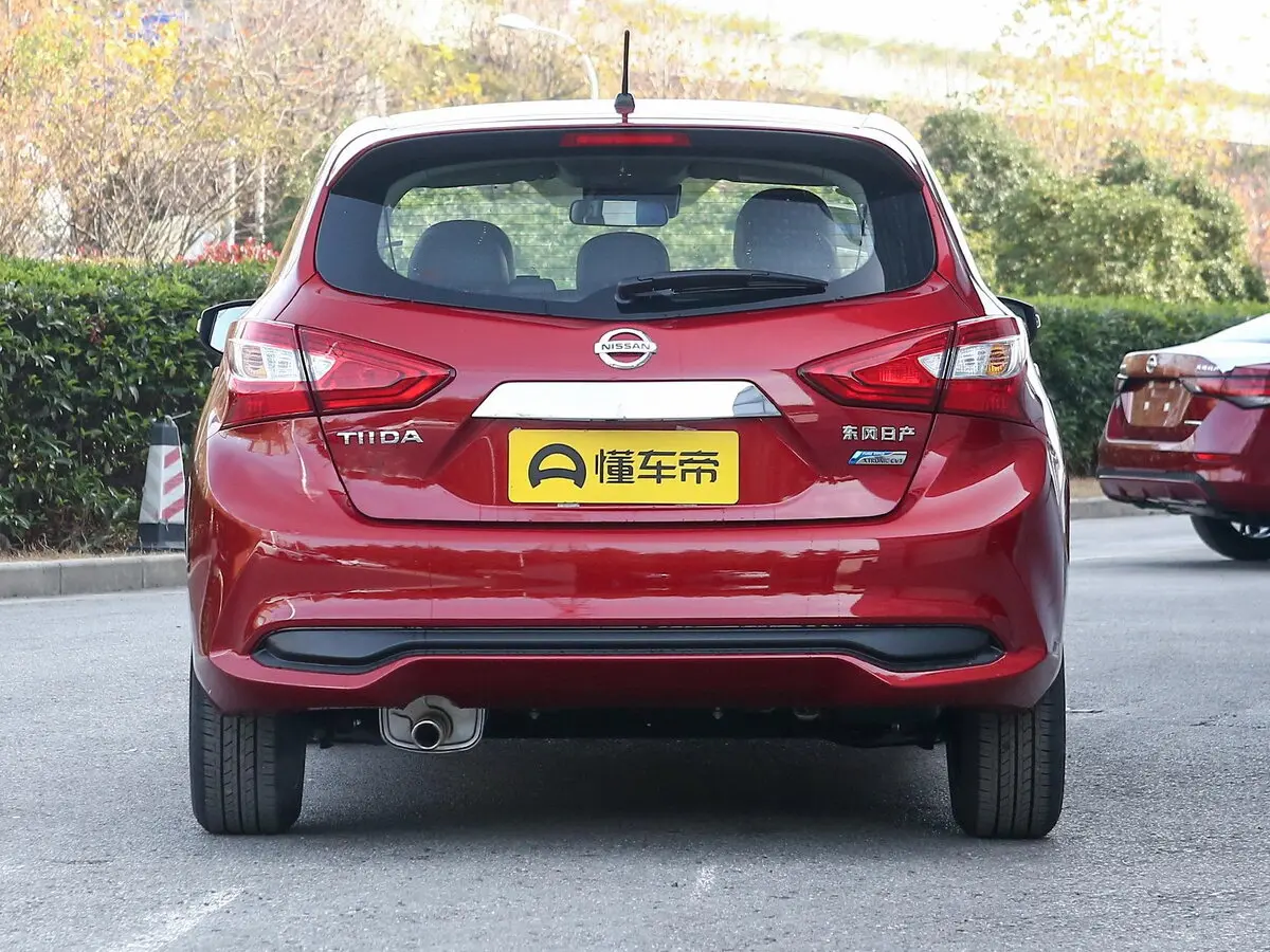 Nissan Tiida II (China Market) Хэтчбек 5 дв. — сүрөт 4