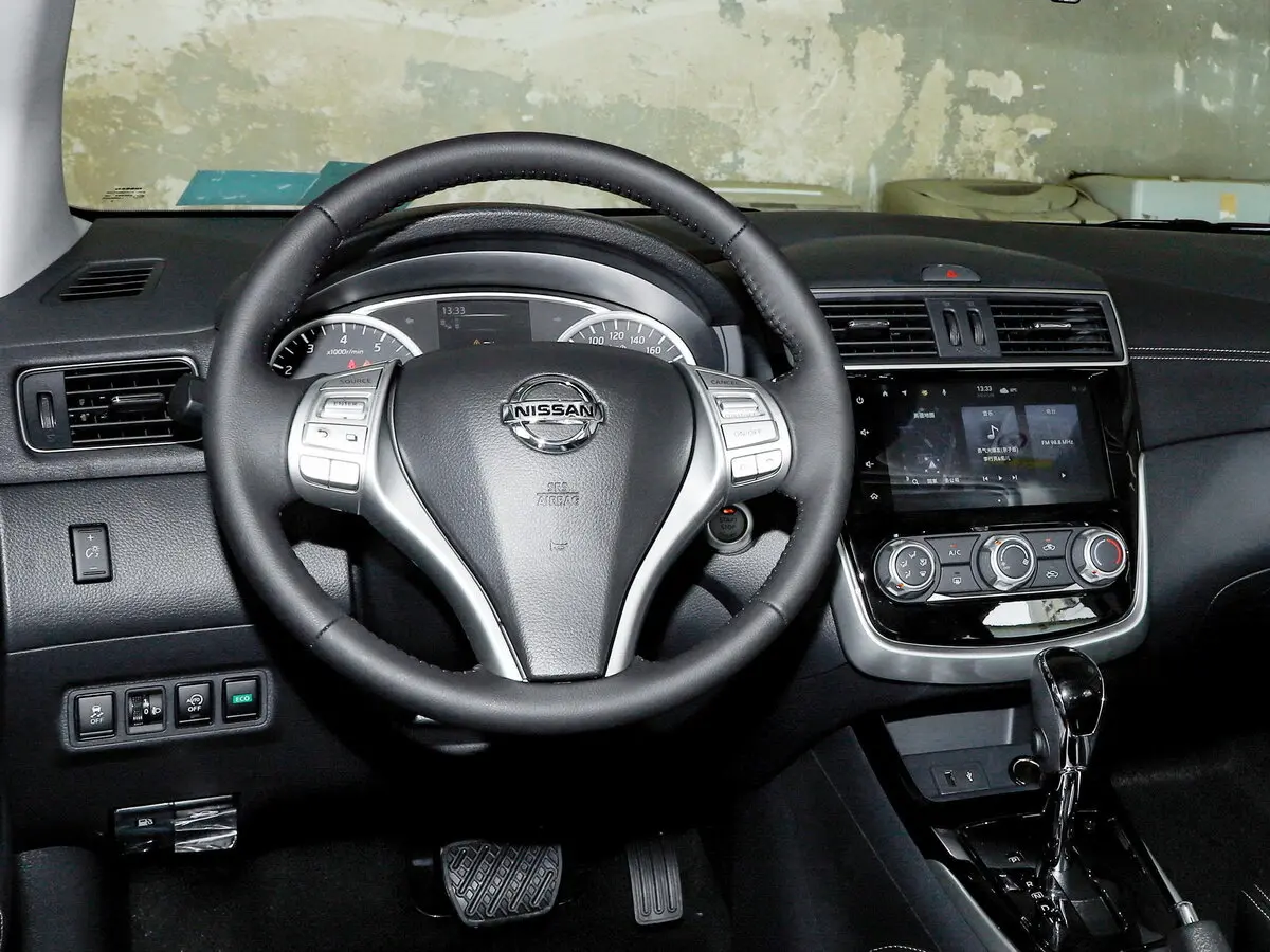 Nissan Tiida II (China Market) Хэтчбек 5 дв. — сүрөт 9