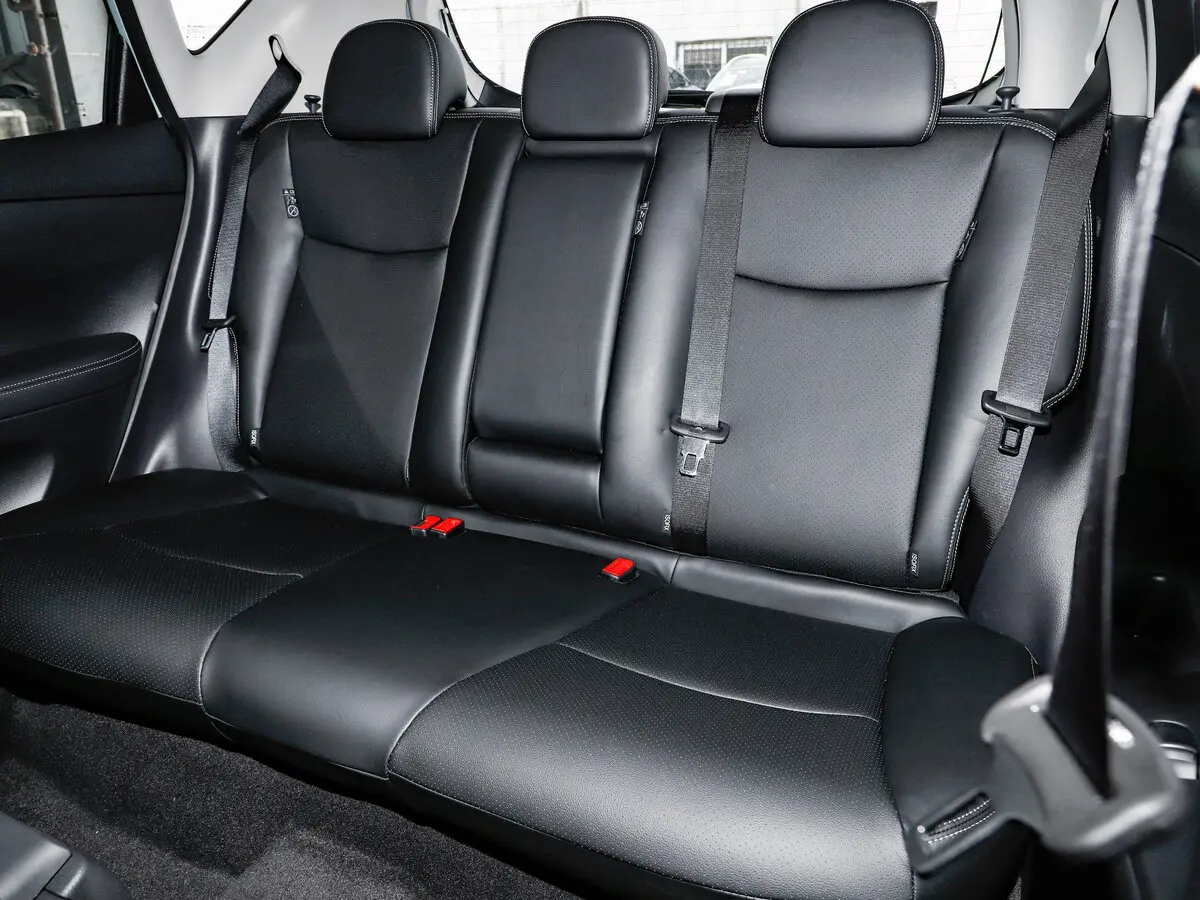 Nissan Tiida II (China Market) Хэтчбек 5 дв. — сүрөт 10