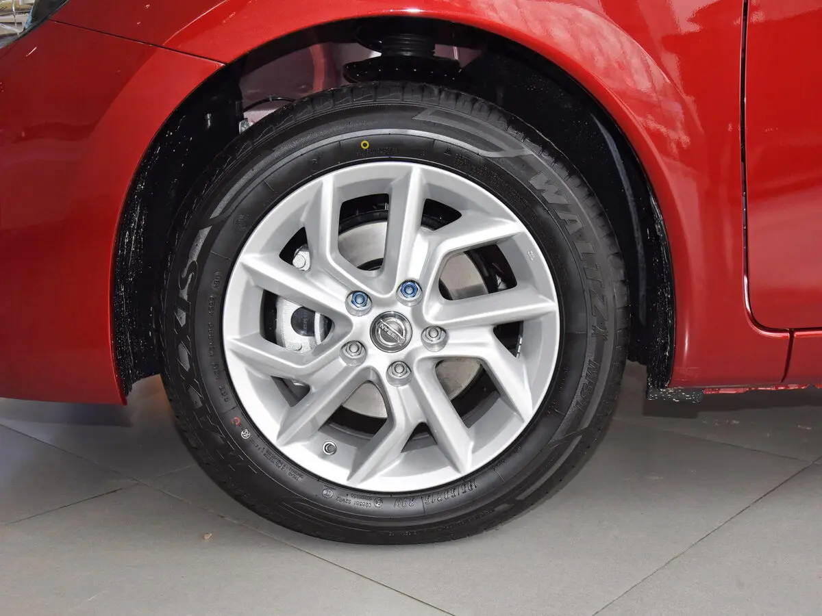Nissan Tiida II (China Market) Хэтчбек 5 дв. — сүрөт 16