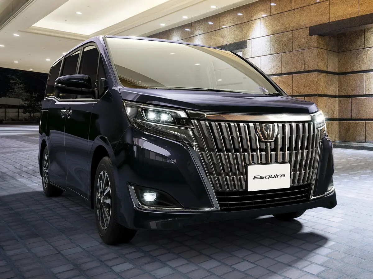 Toyota Esquire I Рестайлинг Минивэн — фото 2