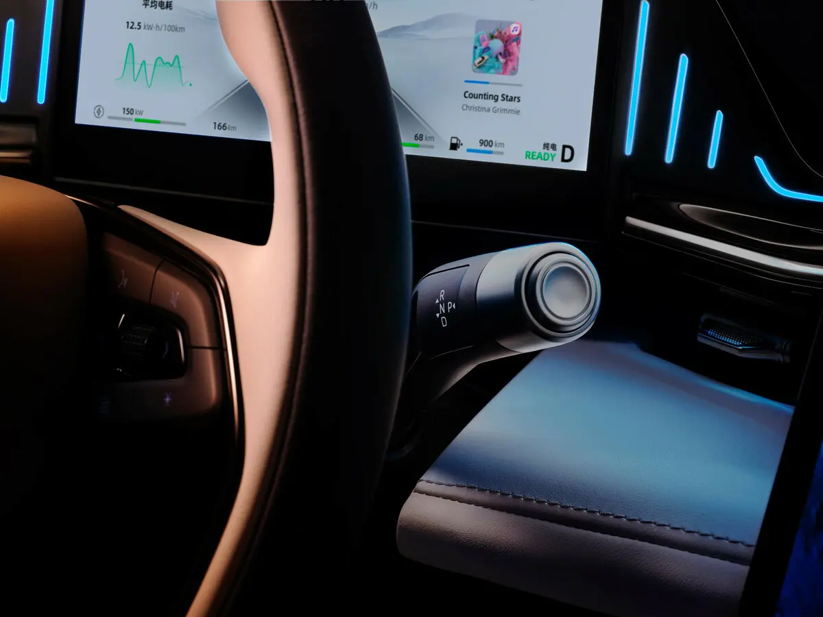 Geely Galaxy L6 2023 – н.в. Седан — 照片 8