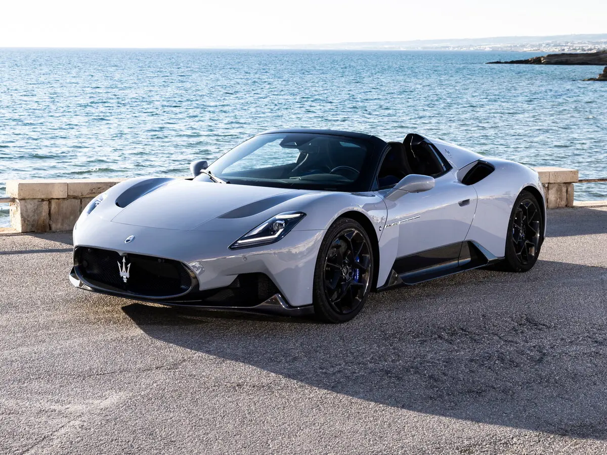 Maserati MC20 2020 – н.в. Родстер Cielo