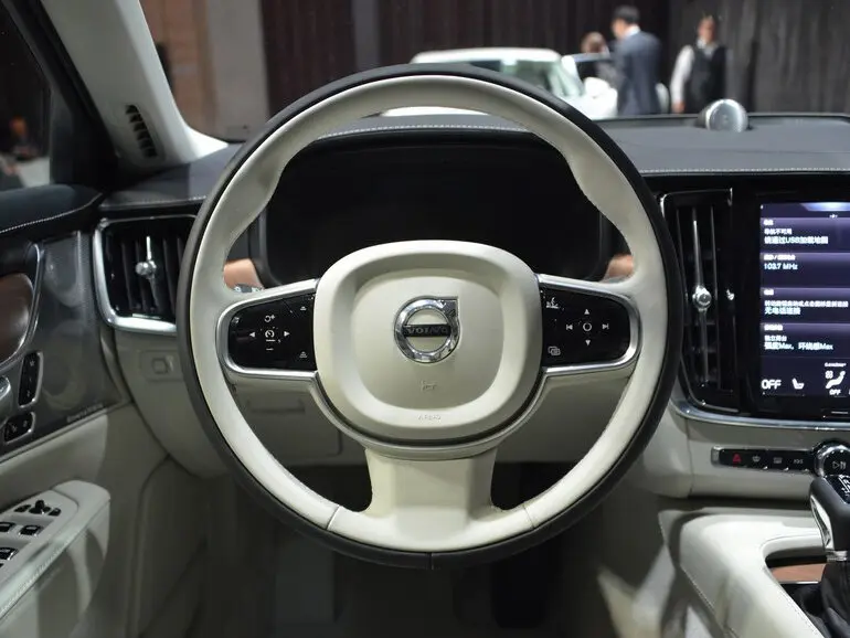 Volvo S90 II Седан Long — photo 9