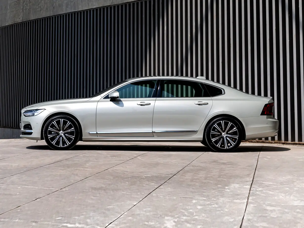 Volvo S90 II Рестайлинг Седан Long — 照片 2