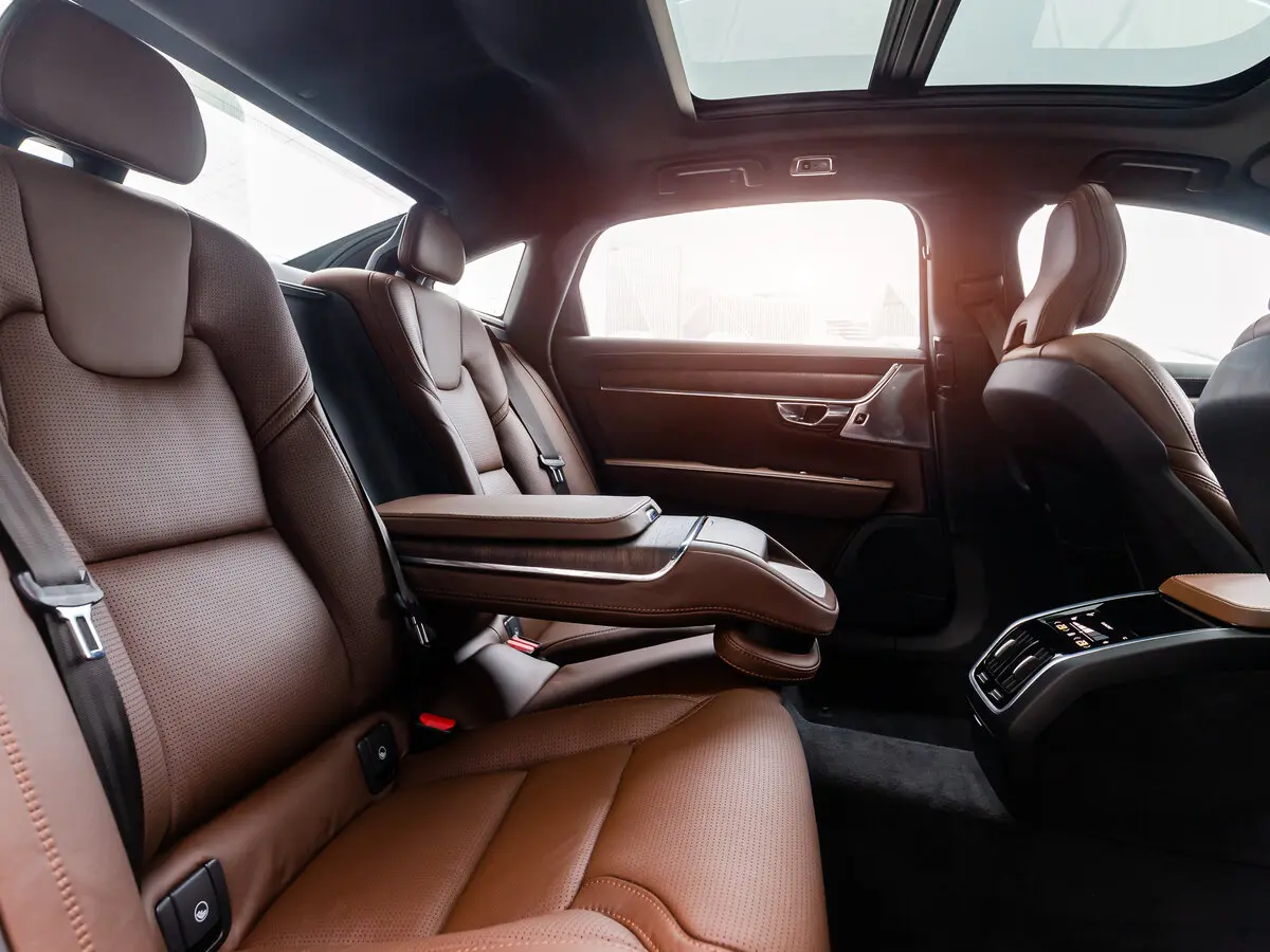 Volvo S90 II Рестайлинг Седан Long — 照片 6