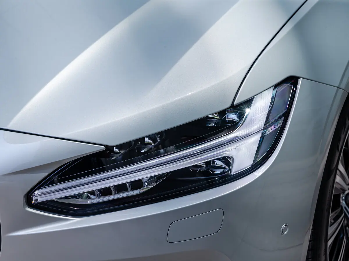 Volvo S90 II Рестайлинг Седан Long — 照片 9