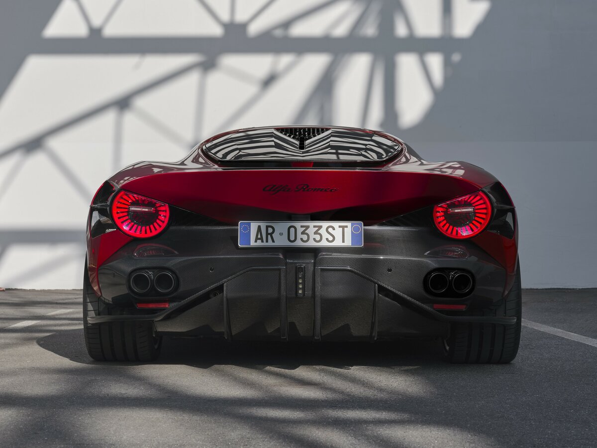 Alfa Romeo 33 Stradale 2024 – 2024 Купе — фото 4