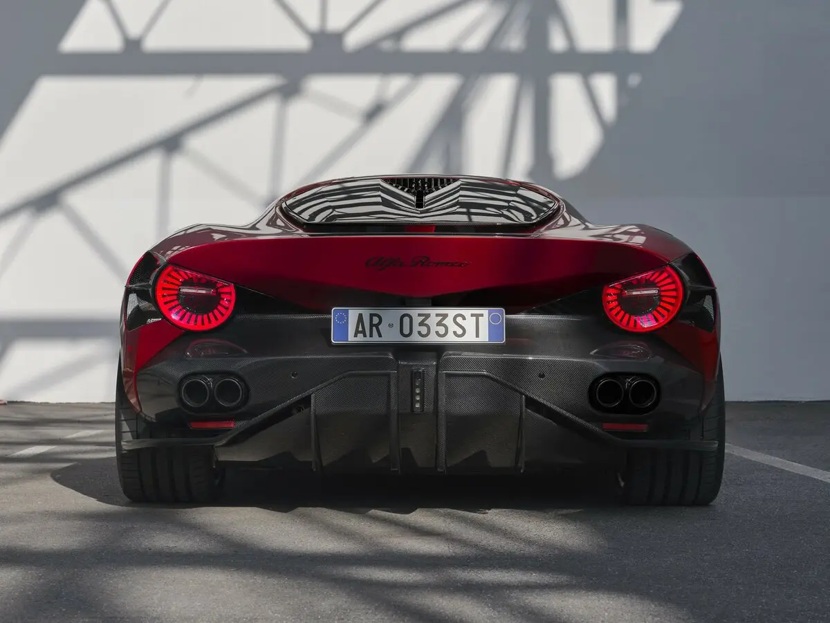 Alfa Romeo 33 Stradale 2024 – 2024 Купе — photo 4