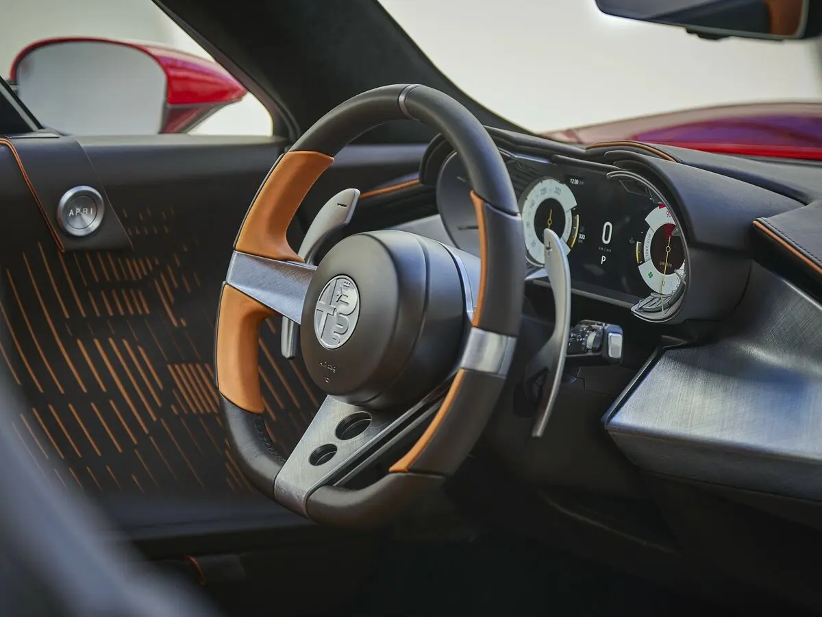 Alfa Romeo 33 Stradale 2024 – 2024 Купе — photo 9
