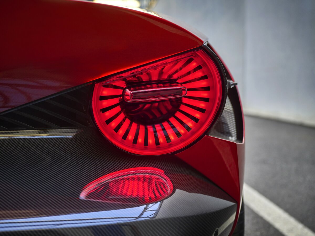 Alfa Romeo 33 Stradale 2024 – 2024 Купе