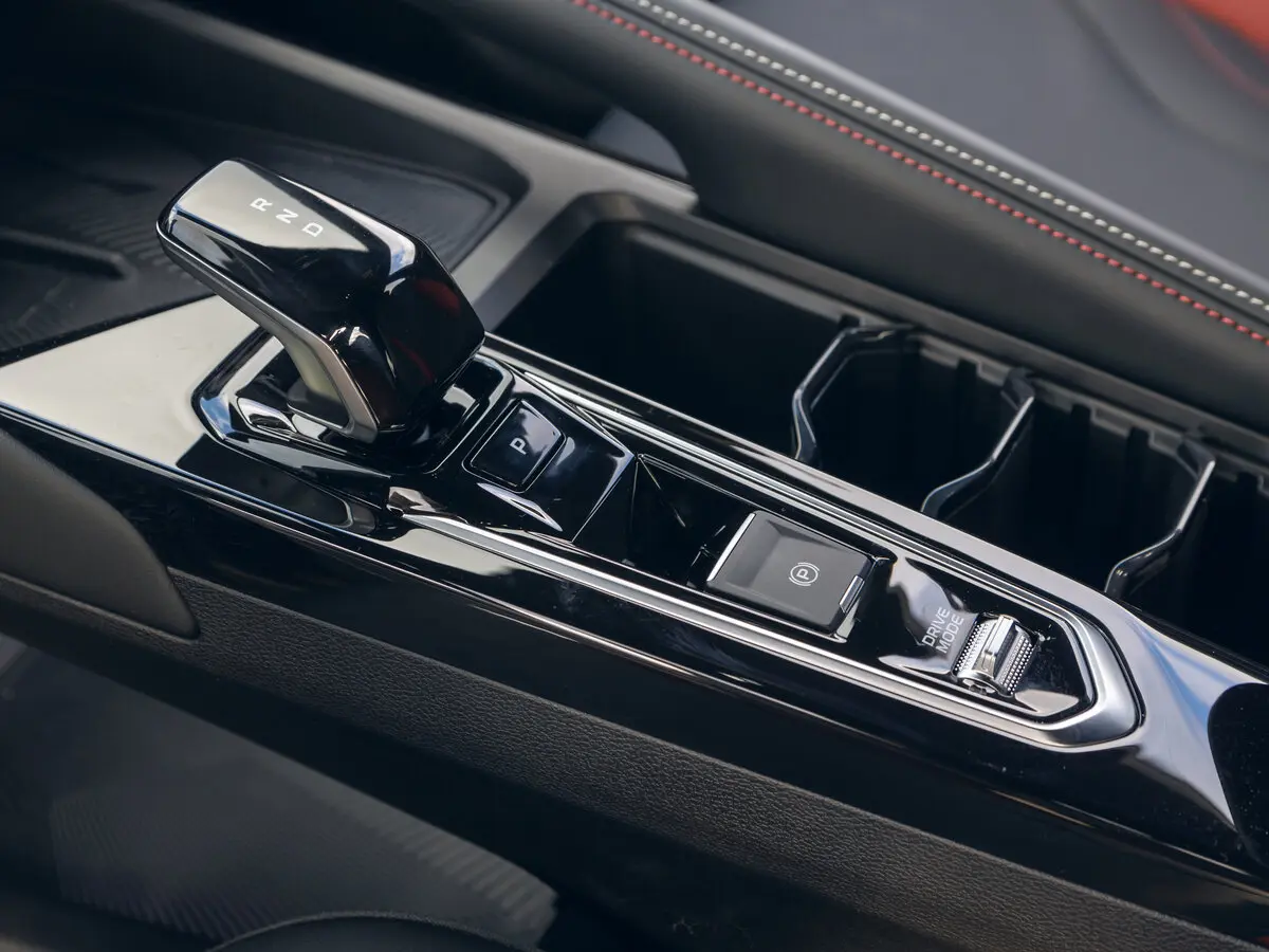 Geely Coolray I Рестайлинг Внедорожник 5 дв. — сүрөт 28