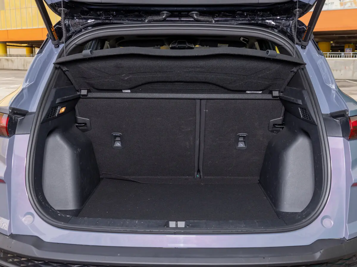 Geely Coolray I Рестайлинг Внедорожник 5 дв. — сүрөт 29