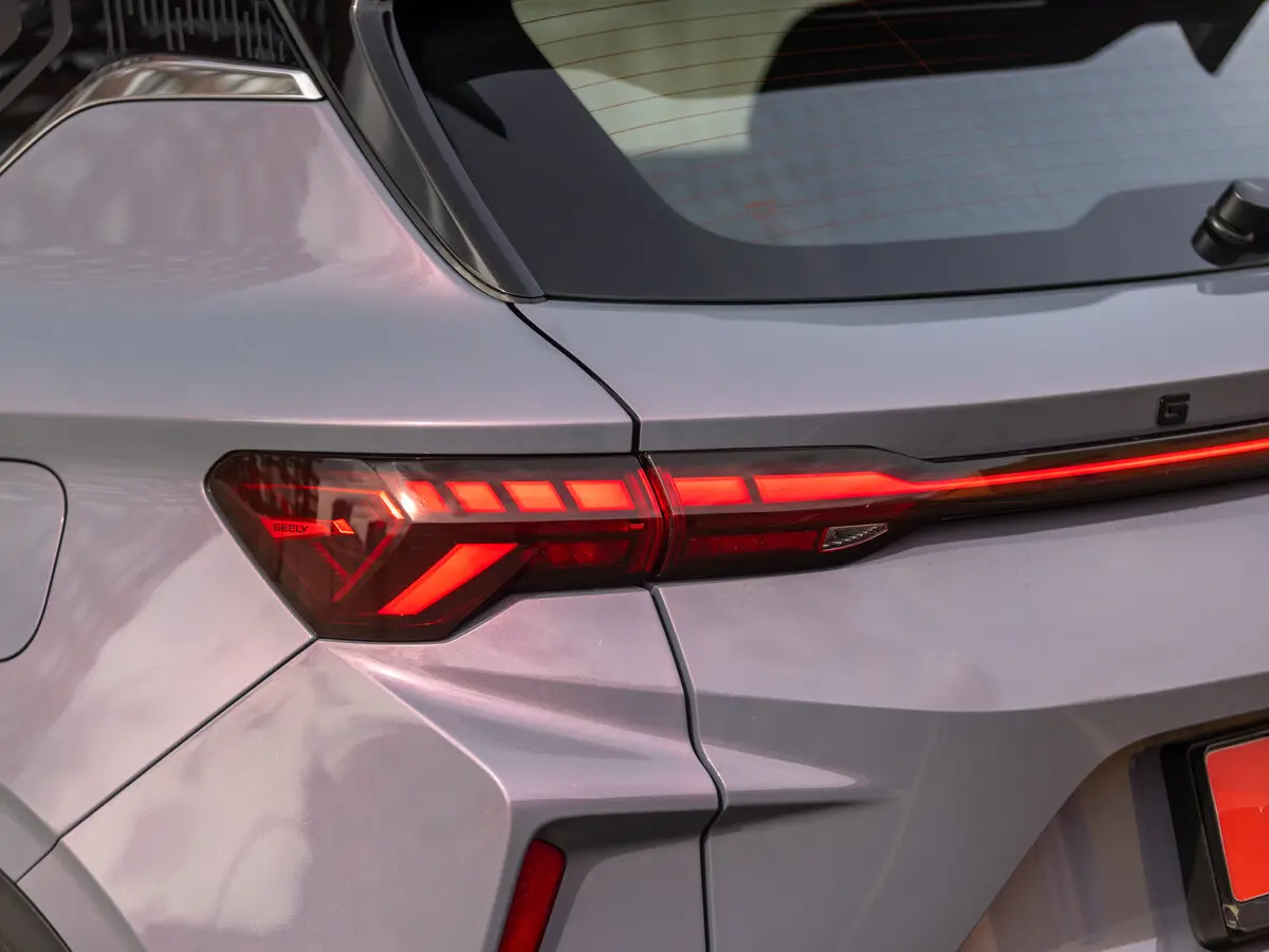 Geely Coolray I Рестайлинг Внедорожник 5 дв. — сүрөт 32