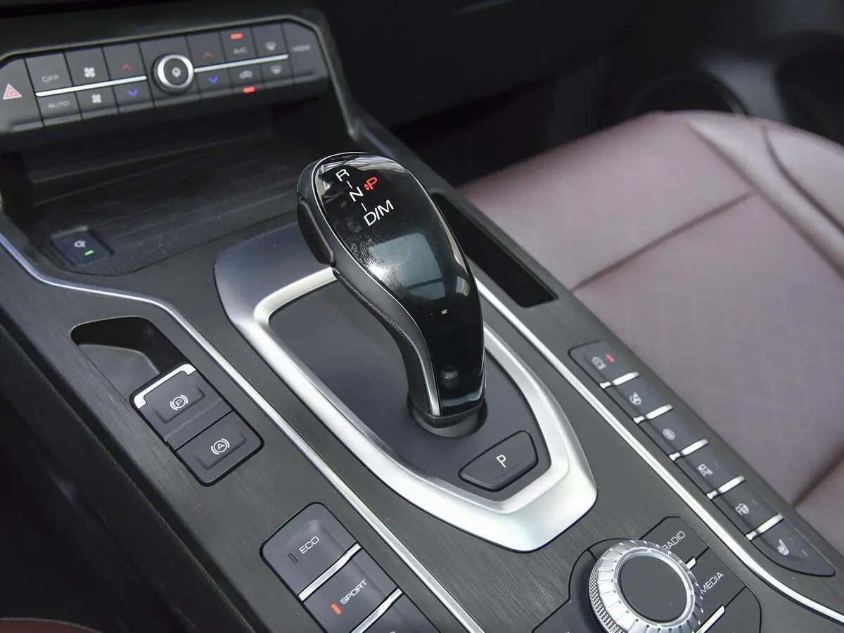 Wey VV6 I Рестайлинг Внедорожник 5 дв. — сүрөт 9