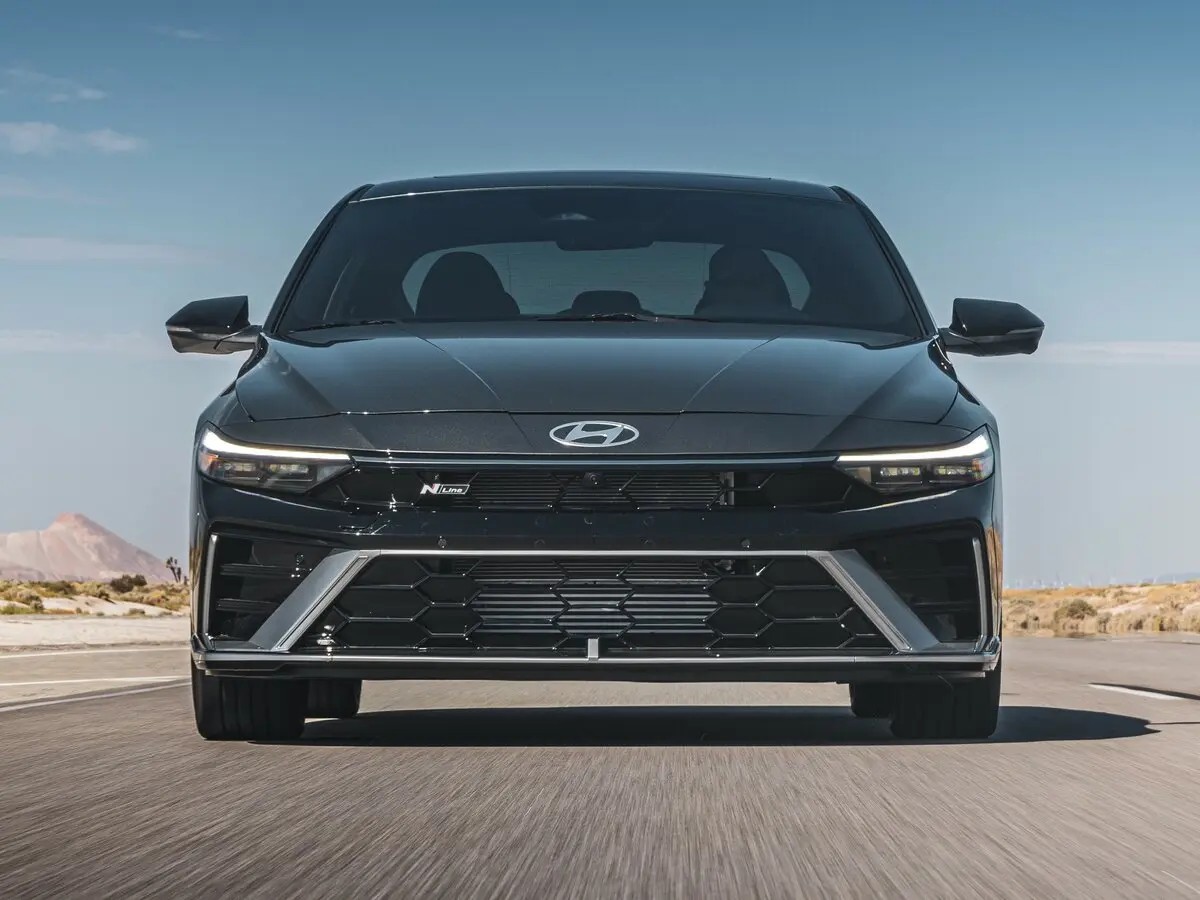 Hyundai Elantra VII (CN7) Рестайлинг Седан — сүрөт 3